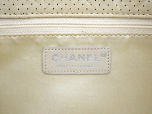 シャネル/シャネルのバッグ、シャネルの財布/シャネル/パンチングレザーショルダーバッグ